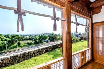 Jeju Hanok Hotel Hallagung 2*