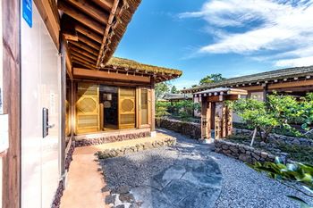 Jeju Hanok Hotel Hallagung 2*
