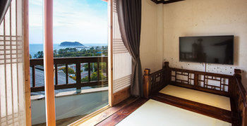 Jeju Hanok Hotel Hallagung 2*