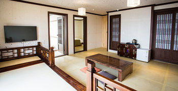 Jeju Hanok Hotel Hallagung 2*