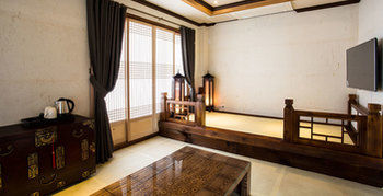 Jeju Hanok Hotel Hallagung 2*