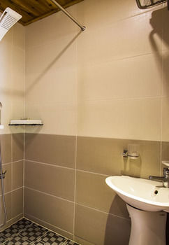 Jeju Hanok Hotel Hallagung 2*