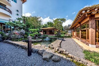 Jeju Hanok Hotel Hallagung 2*