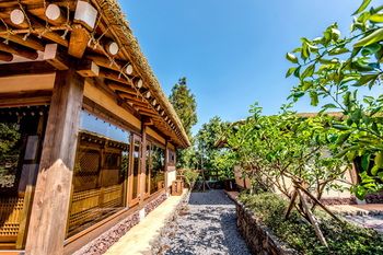 Jeju Hanok Hotel Hallagung 2*