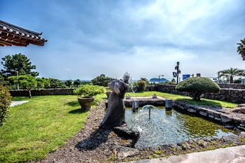 Jeju Hanok Hotel Hallagung 2*