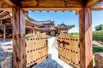 Jeju Hanok Hotel Hallagung 2*