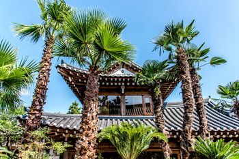 Jeju Hanok Hotel Hallagung 2*