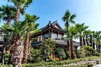 Jeju Hanok Hotel Hallagung 2*