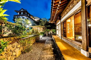 Jeju Hanok Hotel Hallagung 2*