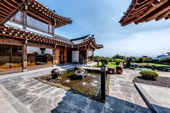 Jeju Hanok Hotel Hallagung 2*