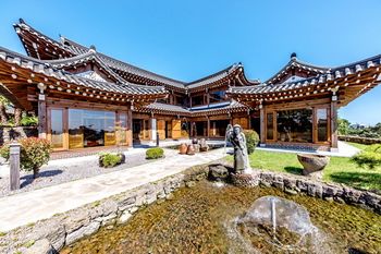 Jeju Hanok Hotel Hallagung 2*