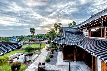 Jeju Hanok Hotel Hallagung 2*