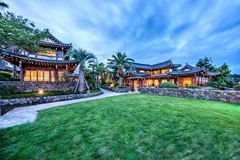 Jeju Hanok Hotel Hallagung 2*