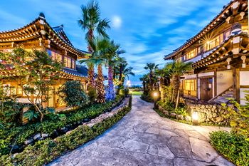 Jeju Hanok Hotel Hallagung 2*