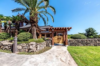 Jeju Hanok Hotel Hallagung 2*