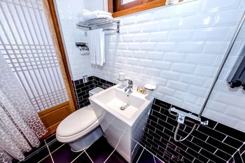Jeju Hanok Hotel Hallagung 2*