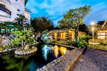 Jeju Hanok Hotel Hallagung 2*