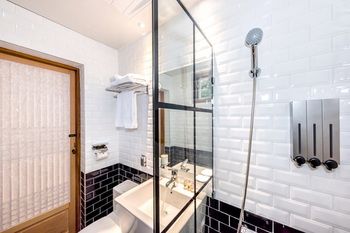 Jeju Hanok Hotel Hallagung 2*