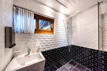 Jeju Hanok Hotel Hallagung 2*