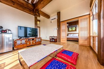 Jeju Hanok Hotel Hallagung 2*