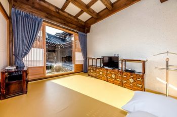 Jeju Hanok Hotel Hallagung 2*