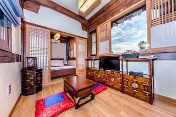 Jeju Hanok Hotel Hallagung 2*