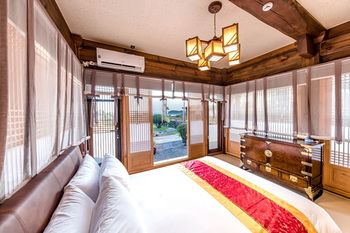 Jeju Hanok Hotel Hallagung 2*