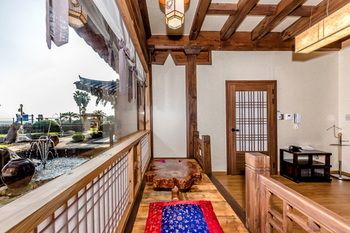 Jeju Hanok Hotel Hallagung 2*