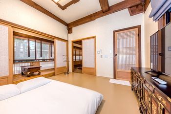 Jeju Hanok Hotel Hallagung 2*