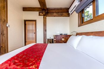 Jeju Hanok Hotel Hallagung 2*