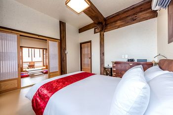 Jeju Hanok Hotel Hallagung 2*