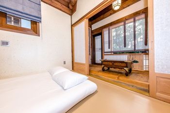 Jeju Hanok Hotel Hallagung 2*