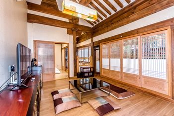 Jeju Hanok Hotel Hallagung 2*
