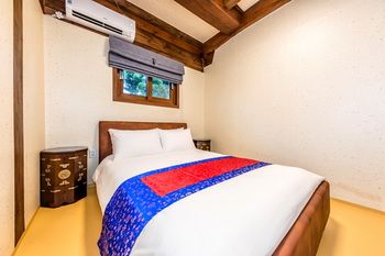 Jeju Hanok Hotel Hallagung 2*
