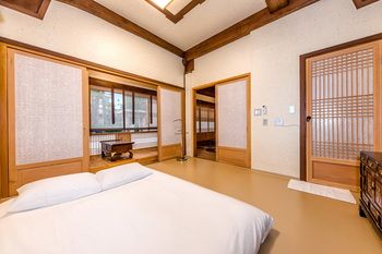 Jeju Hanok Hotel Hallagung 2*