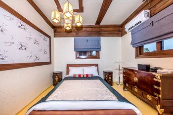 Jeju Hanok Hotel Hallagung 2*