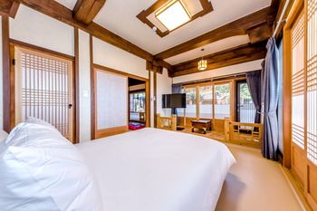 Jeju Hanok Hotel Hallagung 2*