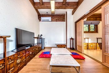 Jeju Hanok Hotel Hallagung 2*