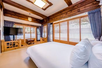 Jeju Hanok Hotel Hallagung 2*
