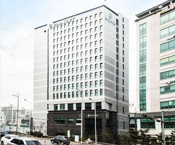 Hotel L'Art Gimpo 3*