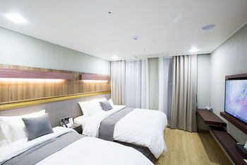 Hotel L'Art Gimpo 3*