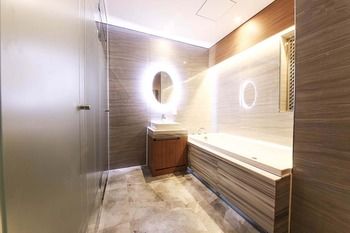 Guwol Hotel 3*