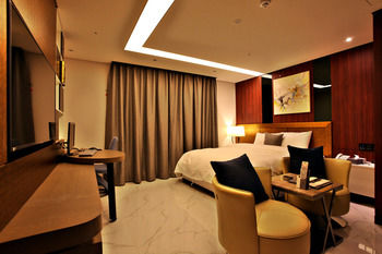 Guwol Hotel 3*