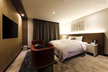 Guwol Hotel 3*