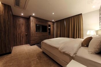 Guwol Hotel 3*