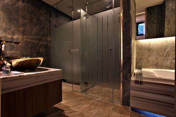 Guwol Hotel 3*