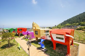 Blue Whale Resort 3*