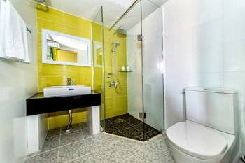 Blue Whale Resort 3*