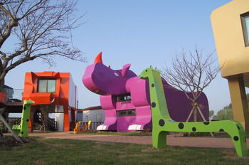 Blue Whale Resort 3*