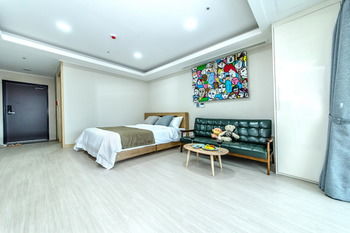 Blue Whale Resort 3*